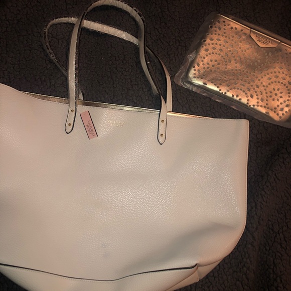 Victoria's Secret Handbags - Victoria’s Secret tote set Victoria's Secret Handbags - Victoria’s Secret tote set